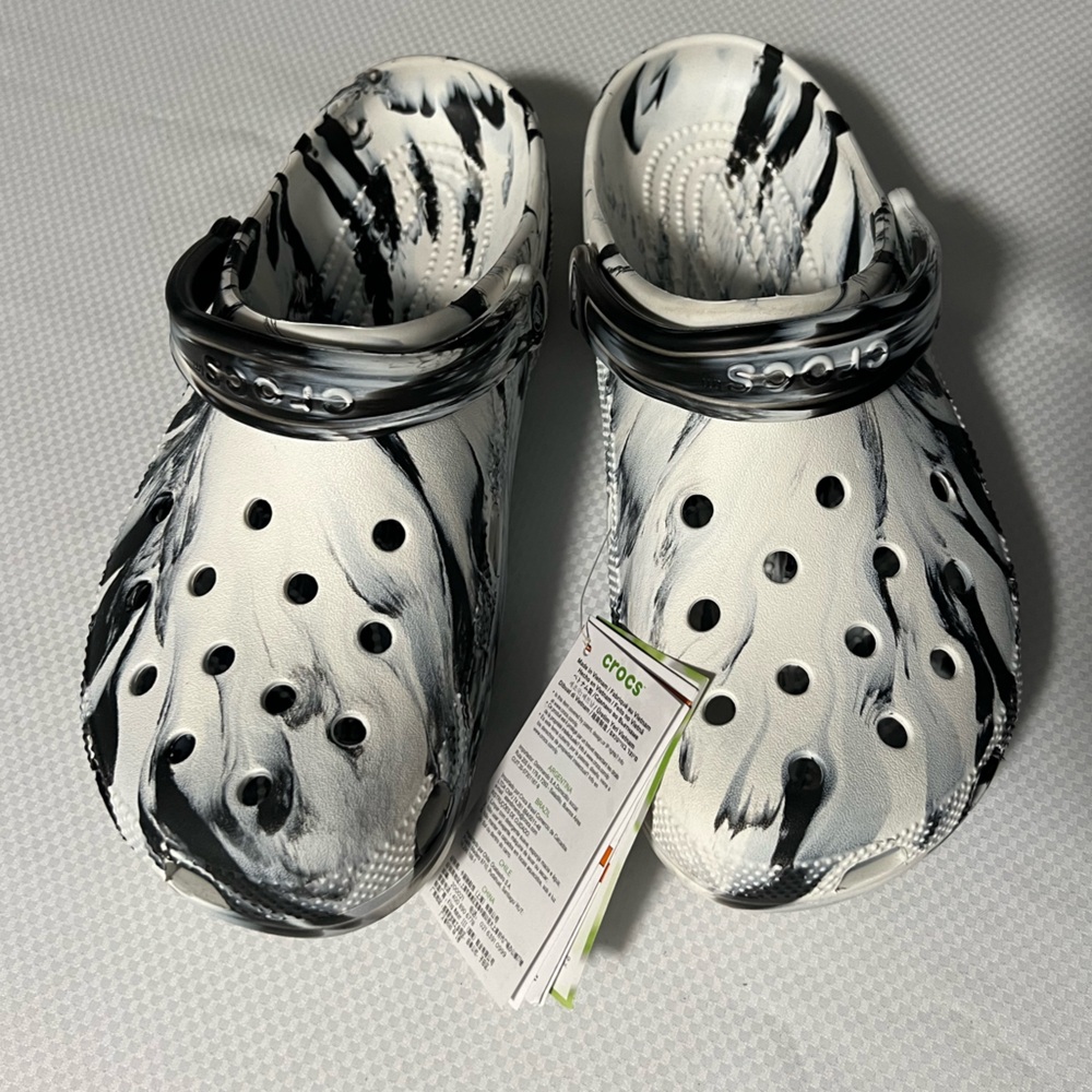 NEW Classic Crocs Marble black and White Size: 9M 11W